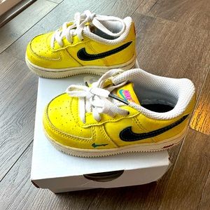 Nike Air Force 1 LV8 3 TD 'Peace, Love, and Basketball' 6c